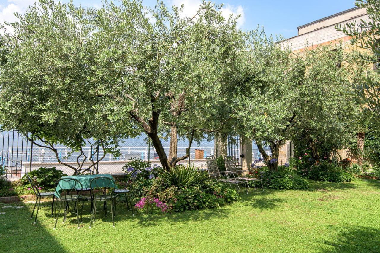 In Riva Al Lago Di Iseo Dependance Primo Piano Marone Exterior foto